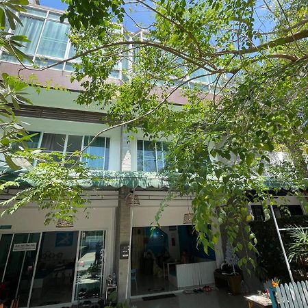 Baan Oui Guest House - Nai Harn Phuket Eksteriør billede