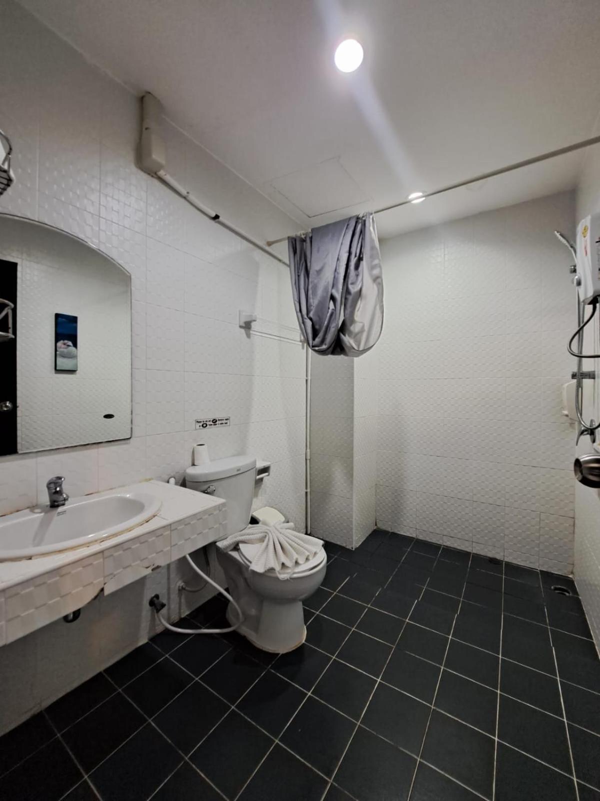 Baan Oui Guest House - Nai Harn Phuket Eksteriør billede